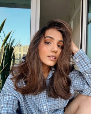 Masoom Mehta Instagram - Hair for 2025 🦋
Vote below?