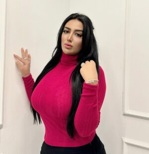 Mathira Instagram - Not a single person who has played me ended up in a better situation.
God is sensitive about me.🤍
Be careful. ⚠️‼️
Swipe till the end 
My Photographer and her Muse 
@saniasaeedkhan