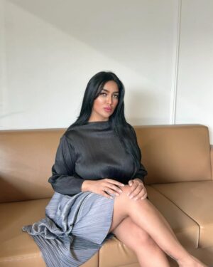Mathira Instagram - Yes I like B.D.S.M, 
I like...
Buying 
Dumb 
Shit for 
Myself! 🧸💋 🧡 
Photographer 📷 @saniasaeedkhan