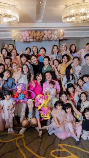 Matika Arthakornsiripho Instagram - ขอบคุณเพื่อนๆทุกคนที่มาร่วมงานและช่วยกันจัดให้อีกรอบนะคะ อยากเจอเพื่อนๆ ครบๆแบบนี้อีก จะลูกกี่คน ผ่านไปกี่ปี ก็ยังเหมือนเดิม ไม่เปลี่ยนเลย 😅😂🤣 ….ปล.นานๆเจอกันทีก็ยังพูดเรื่องเดิมเสมอ 
💕💕🤰🏼🤰🏼💕💕
#babyshower 
#bkorntinued