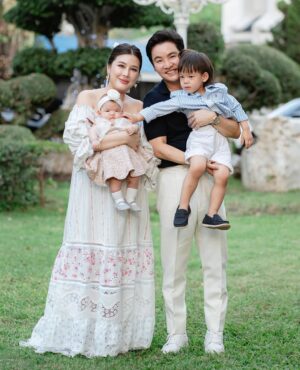 Matika Arthakornsiripho Instagram - First family photo of the year! Here’s to making more memories and embracing all the good things coming our way in 2025. ✨ #NewYear #FamilyTime #Blessed#vincentjurangkool #violajurangkool