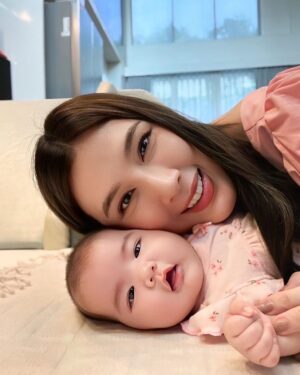 Matika Arthakornsiripho Instagram - ยิ้มทีแก้มปริแบบนี้☺️ @muutriglow เค้าทำดีทำถึง ช่วยบำรุงน้ำนมคุณแม่หลังคลอด ให้น้องเติบโตแข็งแรง มีพัฒนาการที่ดี และยังช่วยให้คุณแม่ผิวสดใสไม่โทรม ช่วยเพิ่มความมั่นใจให้กับคุณแม่กู้หุ่นสวยกลับมาได้ไวอีก #ตัวช่วยหลังคลอดดีดีที่บีอยากบอกต่อ ❤️

✨ The secret to happy, healthy growth is here! – Muutriglow.

ปีใหม่นี้ มอบสิ่งดีๆ ให้คนที่คุณรัก 💝 ดูแลกันด้วยความใส่ใจง่ายๆ กดสั่งซื้อได้ ได้ที่ตัวแทนจำหน่ายทั่วประเทศเลยค่าาา

#muutrigow #มูทริโกลว์ #บีมาติกา #พระแม่มาติกา #บำรุงน้ำนมแม่