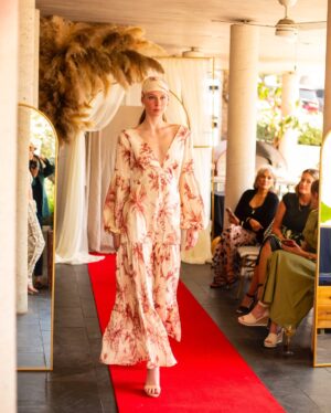 Mayra Farret Instagram - You need goals that give you goosebumps. 
Friends that give you energy.
Lovers that give you butterflies. 
A mission that makes it impossible to sleep and irresistible to wake up. 
It feels like fireworks inside your mind. 
So, use excitement as a compass. 
It shows you exactly where to go.

- Zach Pogrob

Runway producer @fashiontastemakerstx by @mayrafarret 
Haute Couture Designer @stellanolasco @stellanolascothedesigner 
Resortwear @aguaclaraofficial 
Location @bistr09 
Camera @miguelfloresphotography 
Decor @moraleseventdecorator 
Models @dx2_fashion_models
Make up @pearlishglam_bythais