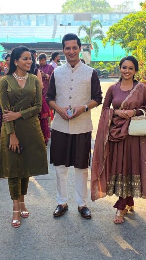 Mayuri Wagh Instagram - 'स्टार प्रवाह पुरस्कार' सोहळ्यानिमित्त #Aboli मालिकेतील कलाकारांची दिमाखदार एंट्री...

#StarPravah #StarPravahParivaarPuraskar2025 #StarPravahParivaar #KalaKrutiMedia #Entertainment