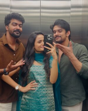 Meenakshi Anoop Instagram - When you’re ready for a cute photo, but your bros think it’s a WWE promo shoot👀

@ramzan______mhmd : If I had an older brother, he’d exactly act like this… which means chaos would be guaranteed and I’d never know peace 🤦🏻‍♀️ 

@_unnilalu : as the media says ഉണ്ണിലാലുവിന് മീനാക്ഷിയോടുള്ള സ്നേഹം കണ്ടാൽ നിങ്ങൾ ഞെട്ടും👀