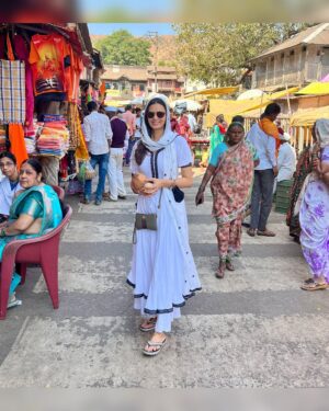 Meenakshi Dixit Instagram - Shivamayee✨🔱

हर ओर शिव, हर श्वास में शिव, हर स्पंदन में शिव…
शिव ही आराध्य, शिव ही संकल्प, शिव ही परमानंद!

हर हर महादेव! शिव की कृपा आप सभी पर बनी रहे। 🙏✨

#Mahashivratri #Shivamayee #HarHarMahadev #Trimbakeshwar #ShivaBhakti #trambakeshwar