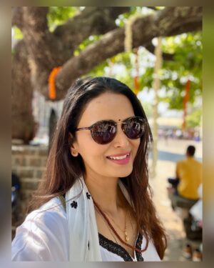Meenakshi Dixit Instagram - Shivamayee✨🔱

हर ओर शिव, हर श्वास में शिव, हर स्पंदन में शिव…
शिव ही आराध्य, शिव ही संकल्प, शिव ही परमानंद!

हर हर महादेव! शिव की कृपा आप सभी पर बनी रहे। 🙏✨

#Mahashivratri #Shivamayee #HarHarMahadev #Trimbakeshwar #ShivaBhakti #trambakeshwar