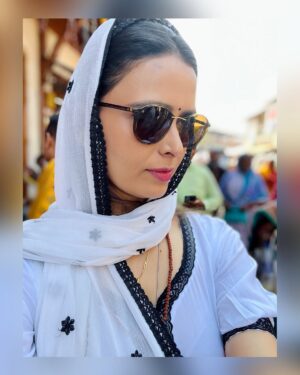 Meenakshi Dixit Instagram - Shivamayee✨🔱

हर ओर शिव, हर श्वास में शिव, हर स्पंदन में शिव…
शिव ही आराध्य, शिव ही संकल्प, शिव ही परमानंद!

हर हर महादेव! शिव की कृपा आप सभी पर बनी रहे। 🙏✨

#Mahashivratri #Shivamayee #HarHarMahadev #Trimbakeshwar #ShivaBhakti #trambakeshwar