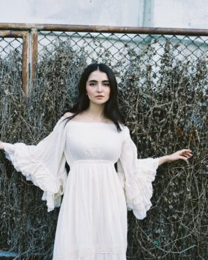 Meerub Ali Instagram - fairytale in a film

stylist: @aarindanoor 
photo: @a2m.film_