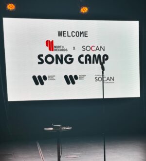 Meesha Shafi Instagram - ‘If you could walk a mile in my sock shoes… you’d go to #spadina too’ 

Thank you for a fantastic evening @warnermusiccanada @91northrecords @socanmusic 💫🫶🏼

#music #community #Toronto #art #culture #fashion #bigcitylife #singer #songwriter