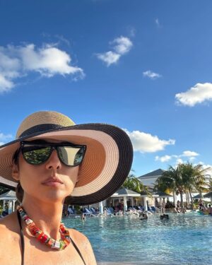 Meesha Shafi Instagram - ☀️🏝️🙏🏼

#vacation