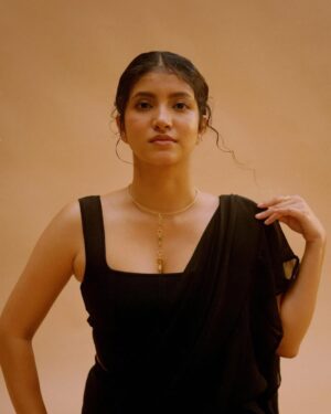 Meetha Raghunath Instagram - ✨

Artist : Meetha Raghunath @the.meethling
Styling and HMU : Steffhy Merwin @steffhymerwin 
Photography: Vasanth Kumar  @vasanthphotography