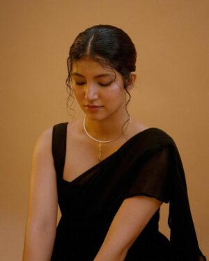 Meetha Raghunath Instagram - ✨

Artist : Meetha Raghunath @the.meethling
Styling and HMU : Steffhy Merwin @steffhymerwin 
Photography: Vasanth Kumar  @vasanthphotography