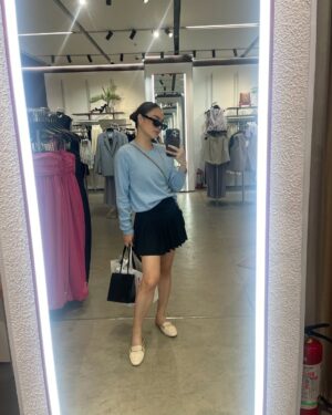Meg Imperial Instagram - Our bonding leveled up! We shop together na din! 😊 happy to see you again! Let’s so this more couz’n @vcg27g 🛍️✨