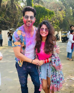 Megha Chakraborty Instagram - Happy holi🌻❤️

#meghachakraborty #sahilphull #mehil

@devbhagtani @swatitararofficial @paramjakhar @jus.p.k @nikhil_mahtani