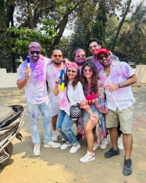 Megha Chakraborty Instagram - Happy holi🌻❤️

#meghachakraborty #sahilphull #mehil

@devbhagtani @swatitararofficial @paramjakhar @jus.p.k @nikhil_mahtani