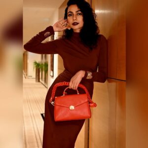 Meghana Kaushik Instagram - HOT CHOCOLATE with Cranberry anyone??? 🤎🖤🤎
.
.
Bag @hidesignhq
.
.
.
( winter, winter fashion, date Night, classy, formal , sexy , chic, brown, red, ootd) 
.
.
.
.
.
.
.
.
#ootd #datenight #winteroutfit #chic #slay #meghanakaushik #brown #fyp #explorepage #explore