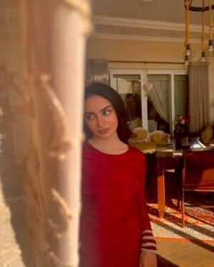 Mehar Bano Instagram - from party girl to poetic sulker