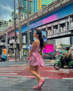 Mehar Bano Instagram - from party girl to poetic sulker