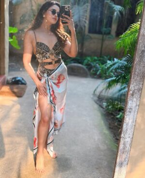 Mehtab Mirza Instagram - A little work trip to Goaaaa with my core group ✈️☀️ 🌊 🌴 
.
.
.
.

..
.
.
.
#fyp #foryourpage #explore #explorepage #ootd #beach #ilovemyjob