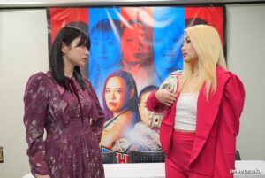 Meiko Satomura Instagram - 3.19代々木第二体育館
『THE TOP of JOSHI WRESTLING』
記者会見でした。

🔴3月19日(水)🔴
国立代々木競技場第二体育館大会
18:30試合開始

◆全対戦カード◆

第1試合 シングルマッチ 10分1本勝負
Maria vs 愛海

第2試合 8人タッグマッチ　15分1本勝負
YUNA & 鈴木ユラ & 炎華 & ZONES
vs
ニナ・サミュエル & 優宇 & VENY & レナ・クロス

第3試合 シングルマッチ 15分1本勝負
シン・広田さくら vs ジャガー横田

第4試合 6人タッグマッチ 15分1本勝負
アジャコング&井上京子&井上貴子
vs
岡優里佳&永島千佳世&水波綾

第5試合 ハードコアマッチ 20分1本勝負
世羅りさ vs DASH・チサコ

第6試合 
センダイガールズワールドジュニア選手権試合 30分1本勝負
（挑戦者）さくらあや vs Chi Chi（王者）
※第9代王者 4度目の防衛戦

セミファイナル
センダイガールズワールドタッグ選手権試合 30分1本勝負
（挑戦者）舞華 & HANAKO＜杯 High Mate＞
　vs
（王者）岩田美香 & 高瀬みゆき＜赫覚醒＞
※第23代王者 初防衛戦

メインイベント
センダイガールズワールド選手権試合 30分1本勝負
（挑戦者）橋本千紘 vs 里村明衣子（王者）
※第16代王者 初防衛戦

カメラマン・ぺぺ田中
#SENJO #代々木第二体育館　#stardom