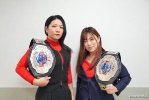 Meiko Satomura Instagram - 3.19代々木第二体育館
『THE TOP of JOSHI WRESTLING』
記者会見でした。

🔴3月19日(水)🔴
国立代々木競技場第二体育館大会
18:30試合開始

◆全対戦カード◆

第1試合 シングルマッチ 10分1本勝負
Maria vs 愛海

第2試合 8人タッグマッチ　15分1本勝負
YUNA & 鈴木ユラ & 炎華 & ZONES
vs
ニナ・サミュエル & 優宇 & VENY & レナ・クロス

第3試合 シングルマッチ 15分1本勝負
シン・広田さくら vs ジャガー横田

第4試合 6人タッグマッチ 15分1本勝負
アジャコング&井上京子&井上貴子
vs
岡優里佳&永島千佳世&水波綾

第5試合 ハードコアマッチ 20分1本勝負
世羅りさ vs DASH・チサコ

第6試合 
センダイガールズワールドジュニア選手権試合 30分1本勝負
（挑戦者）さくらあや vs Chi Chi（王者）
※第9代王者 4度目の防衛戦

セミファイナル
センダイガールズワールドタッグ選手権試合 30分1本勝負
（挑戦者）舞華 & HANAKO＜杯 High Mate＞
　vs
（王者）岩田美香 & 高瀬みゆき＜赫覚醒＞
※第23代王者 初防衛戦

メインイベント
センダイガールズワールド選手権試合 30分1本勝負
（挑戦者）橋本千紘 vs 里村明衣子（王者）
※第16代王者 初防衛戦

カメラマン・ぺぺ田中
#SENJO #代々木第二体育館　#stardom