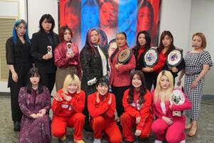 Meiko Satomura Instagram - 3.19代々木第二体育館
『THE TOP of JOSHI WRESTLING』
記者会見でした。

🔴3月19日(水)🔴
国立代々木競技場第二体育館大会
18:30試合開始

◆全対戦カード◆

第1試合 シングルマッチ 10分1本勝負
Maria vs 愛海

第2試合 8人タッグマッチ　15分1本勝負
YUNA & 鈴木ユラ & 炎華 & ZONES
vs
ニナ・サミュエル & 優宇 & VENY & レナ・クロス

第3試合 シングルマッチ 15分1本勝負
シン・広田さくら vs ジャガー横田

第4試合 6人タッグマッチ 15分1本勝負
アジャコング&井上京子&井上貴子
vs
岡優里佳&永島千佳世&水波綾

第5試合 ハードコアマッチ 20分1本勝負
世羅りさ vs DASH・チサコ

第6試合 
センダイガールズワールドジュニア選手権試合 30分1本勝負
（挑戦者）さくらあや vs Chi Chi（王者）
※第9代王者 4度目の防衛戦

セミファイナル
センダイガールズワールドタッグ選手権試合 30分1本勝負
（挑戦者）舞華 & HANAKO＜杯 High Mate＞
　vs
（王者）岩田美香 & 高瀬みゆき＜赫覚醒＞
※第23代王者 初防衛戦

メインイベント
センダイガールズワールド選手権試合 30分1本勝負
（挑戦者）橋本千紘 vs 里村明衣子（王者）
※第16代王者 初防衛戦

カメラマン・ぺぺ田中
#SENJO #代々木第二体育館　#stardom