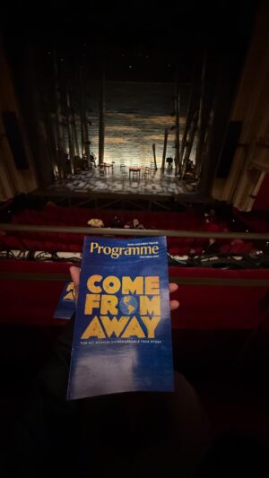 Melinda Shankar Instagram - Birthday show- #comefromaway 

😍🥳🇨🇦 The artists, musicians and story were next level. Hats off to this epic production!