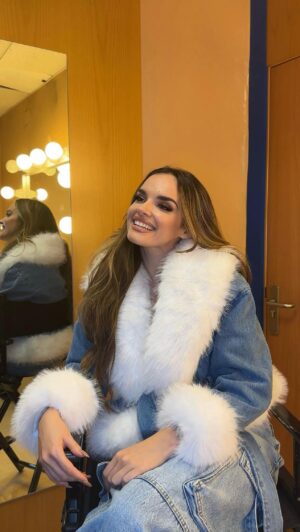 Melody Ruiz Instagram - La vida con humor es más vida. Lo voy a dar todo por ustedes. ¡Os quiero! 🫢🎤🎸 

#ESADIVA #Eurovision2025