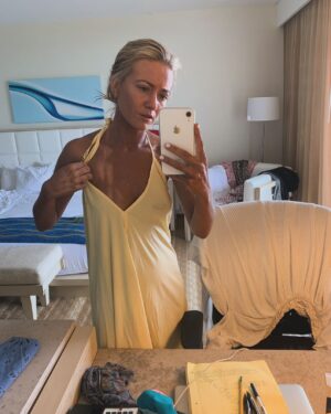 Meredith Hagner Instagram - im gonna share more of my folk songs i write because i love to do it dammit and also been doing it in secret for 15 years like someone sneaking cigarettes in an airport bathroom.  Gonna unpack why this is someday.Also these photos feel authentic to me. No more risky spray tans lots more street dogs.Hi.