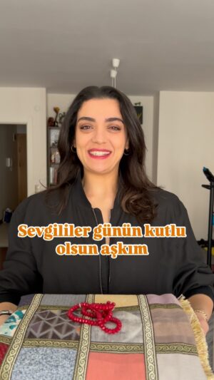 Merve Polat Instagram - Sevgililer günü🌸Eşine, sevdiğine göndeer😂