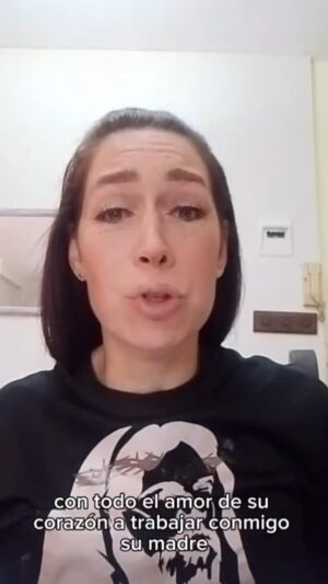 Milena Torres Instagram - Han pasado ya 4 MESES 💔 Dios mío misericordia, ya no aguanto más esta agonía. Por favor, confirmenme a donde llevaron a mi hijo? Jonathan Guillermo Torres Duque. C.I: V- 29.780.940 Lo detuvo la Guardia Nacional Bolivariana en la Alcabala de Peracal, Edo Tachira, el 27 de Octubre de 2024 cuando mi hijo solo estaba regresando a su país, Venezuela a trabajar y estar con su familia. Se regresó por tierra porque tenía su pasaporte vencido y no había salvoconducto en ese momento, quienes lo detuvieron me indicaron que lo llevarían a una investigación, (yo vi cómo se lo llevaban) y según me llamarían para buscarlo, me dijeron que no parecía Venezolano y tenía su pasaporte vencido (no tenía cómo renovarlo) y una copia de su cédula de identidad. Ya no sé qué más decirles ni qué más hacer… He ido a todas partes, he puesto todas las denuncias, he suplicado que me escuchen 🙏 por amor a Dios, llámenme ya es demasiado. 

Mi teléfono:

 58 424-1913360
Roda Torres
@tarekwilliamsaabh 
@nicolasmaduro