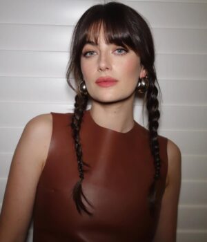 Millie Brady Instagram - SURFACE 🤝Press Day 1
Wearing @jw_anderson 🛹 
@appletv @hellosunshine
@vrwpublicity @chercoulter @francescabrazzo @chadmaxwellhair @ollieazis
Photo: @eamonnmcc