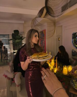 Minal Khan Instagram - What a beautiful winter night with awesome food and great company 🫶🏻

Thankyou Saboor & Saman for last night 🥂❤️