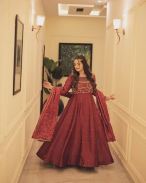Minal Khan Instagram - 🫶🏻❤️