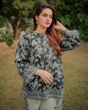 Minal Khan Instagram - A perfect coord for this mid season ✨ 

@theaffordabledesigner