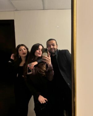 Minal Khan Instagram - Chilly Saturday night with my girls thanks @kinzahashmi for having us over 👀❤️