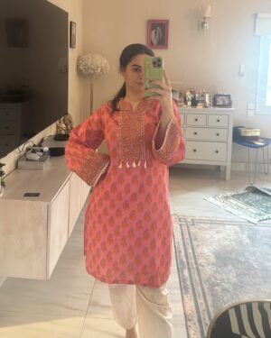 Minal Khan Instagram - Dumping dump 👯