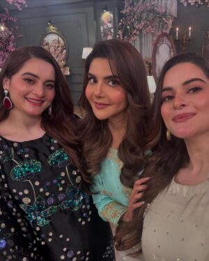 Minal Khan Instagram - Dumping dump 👯