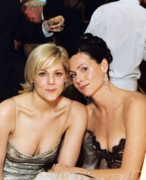 Minnie Driver Instagram - The Vanity Fair Oscar party used to be at a restaurant called Morton’s on Melrose in Los Angeles. It was not a huge space which meant you were shoulder to shoulder with your favourite icons at the mirrors in the bathroom, and if you were lucky you’d end up next to Fran Liebowitz in a cramped booth whose commentary on the stumbling procession of A-listers was hilarious, terrifying and educational all at the same time. I left every single party when it was getting light, and in the heavenly pre-cell phone time there was only @alexberliner inside and the straggling papps outside to record your adventures. Here are some of my favourite women who also knew how to ring every last ounce of fun out of this party. Have fun tonight ! I wish I could be there but I’m working ❌⭕️ @vanityfair #oscars #90sfashion #vanityfair @charlizeafrica @sherylcrow @marycmccormack ♥️