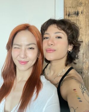 Mintita Wattanakul Instagram - พาน้องซิลไปลองของใหม่ที่ @estiva_clinic กับ #หมอกวางนางฟ้าแม่ทูนหัว คนดีคนเดิม @kwgwang มาพร้อมเครื่องใหม่ #SylfirmXplus ไม่ถึง1สัปดาห์หน้าฟูใสขึ้นแบบเว่อมาก แล้วโหดตรงทำเสร็จปุ๊บ วันรุ่งขึ้นใช้หน้าได้เลย!! แถมฉีด #Rejurun ให้น้องซิลอีกหนึ่งกรุบ รักกันแบบพี่โต พากันไปทำผิวสวยงับ @silvypavida 🥹