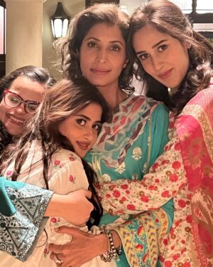 Mira Sethi Instagram - 👋🏾 goobye twunny twunny 2