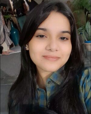 Mizna Waqas Instagram - Ishrat khala is the sweetest 🥹❤️@miznawaqasofficial 
 
Watch #Guddi every day at 10 pm only on @harpalgeotv 
@7thskyentertainment 
.
.
.
.
#bakhtawarrasheed #miznawaqas #guddi #sweety #geoentertainment #drama #trending #post #instagood #instagram