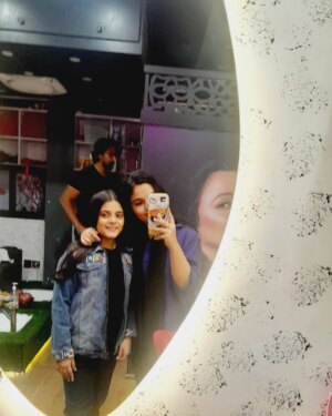 Mizna Waqas Instagram - Had a great time at @redbymizna 
A definite must-visit for all your beauty needs! 💅🏼 
My overall experience was really, really good. The staff was very cooperative & sweet . Products were 10/10 of the best quality ❤️