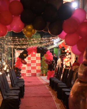 Mizna Waqas Instagram - It Was A wonderful evening for me Alhumdulillah @redbymizna GRAND OPENING It was A huge blessing for me and my Family ❤️ 

I would like to thank @0fficialmahnoorkhan To put the event so smoothly love you beta ❤️ 

Decor @eventsbyharbour 
📸 @weddingsbykhushnood 
Cake @just_baking93 

Supervised by @trickytechagency @0fficialmahnoorkhan 🎉