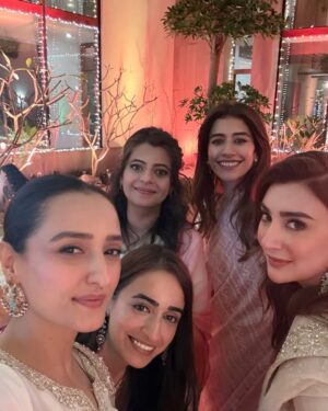 Momal Sheikh Instagram - Celebrating love just love 🤍🌻

Uff this beautiful outfit is by @mariaasajjadofficial 
Makeup & Hair by me 💁‍♀️ (I don’t know why)
Stunning photography by @takesbytwo
