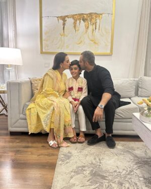 Momal Sheikh Instagram - Flashing back to my little ball of energy’s roza khushayi, where waking him up for sehri was an Olympic feat! 😂 Despite the forced smiles, it was heartwarming to have both his and my friends together. Cherish these moments because when kids are healthy and happy, celebrations become even more precious.
This Ramadan, safeguard your loved ones with Lifebuoy handwash and stand a chance to shine on Express TV! Share your kids’ roza khushayi snapshots using #RamzanWithLifebuoy #LifebuoyRamzanExpressTV
@lifebuoypakistan