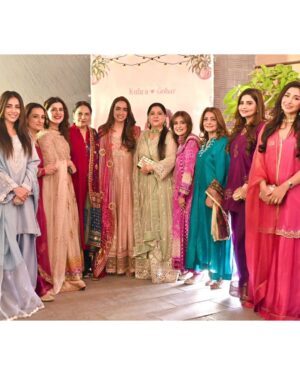 Momal Sheikh Instagram - Bhaut sari duwain, pyar aur khushiyon kay saath @thekubism @mirzagoharrasheed meray pyaray doston ko bhaut bhaut Mubarak.. mashAllah #merayyaarkishadihai ♥️♥️🧿🧿🤗🤗

Thank you @imranaliofficial for the lovely evening, you are just too good. 
Thank you @wajahatmansoorofficial for this beautiful outfit 
Thank you @daniyalnaqviweddings for capturing these beautiful moments