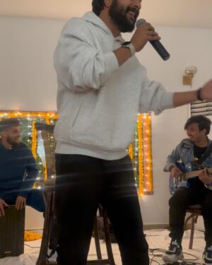 Momal Sheikh Instagram - Bhaut sari duwain, pyar aur khushiyon kay saath @thekubism @mirzagoharrasheed meray pyaray doston ko bhaut bhaut Mubarak.. mashAllah #merayyaarkishadihai ♥️♥️🧿🧿🤗🤗

Thank you @imranaliofficial for the lovely evening, you are just too good. 
Thank you @wajahatmansoorofficial for this beautiful outfit 
Thank you @daniyalnaqviweddings for capturing these beautiful moments