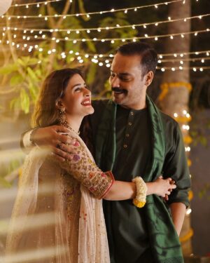 Momal Sheikh Instagram - Bhaut sari duwain, pyar aur khushiyon kay saath @thekubism @mirzagoharrasheed meray pyaray doston ko bhaut bhaut Mubarak.. mashAllah #merayyaarkishadihai ♥️♥️🧿🧿🤗🤗

Thank you @imranaliofficial for the lovely evening, you are just too good. 
Thank you @wajahatmansoorofficial for this beautiful outfit 
Thank you @daniyalnaqviweddings for capturing these beautiful moments